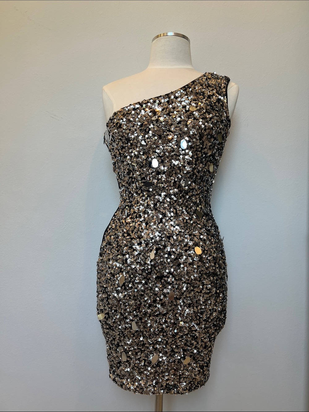 One-Shoulder Sequin Cocktail Dress in Metallic Silver- fits like a 2/4.
